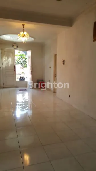 image RUMAH 2,5 LANTAI DI TOMANG, LT 160M² (2)