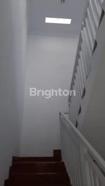 image RUMAH HOOK MEWAH 3 LANTAI DI CITRA 2 EXT (7)