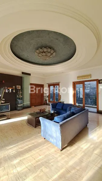 image RUMAH MEWAH 3 LANTAI DI VILLA PERMATA GADING (6)