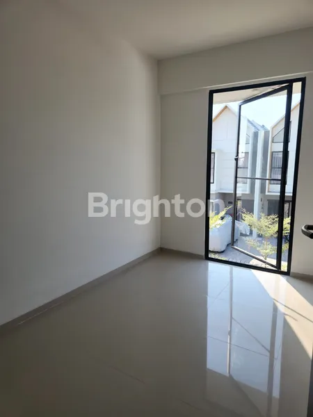 image RUMAH 2 LANTAI DIMENSI 6 LOKASI EASTERN PARK PAKUWON CITUY DKT ITS UNAIR GALAXY MALL SURABAYA TIMUR, KOSONGAN HADAP SELATAN (4)