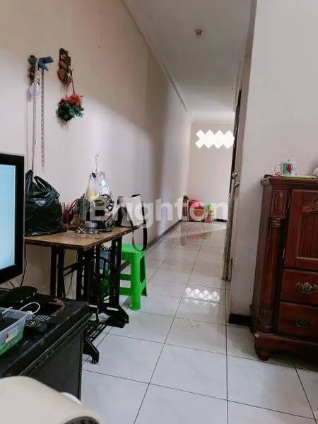 image RUMAH 2 LANTAI SIAP HUNI DEKAT DUKUH KUPANG RAYA SATELIT DARMO SDPS (2)