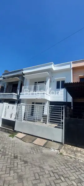 image RUMAH MODERN MINIMALIS SIAP HUNI STRATEGIS, SHM & BISA KPR (3)