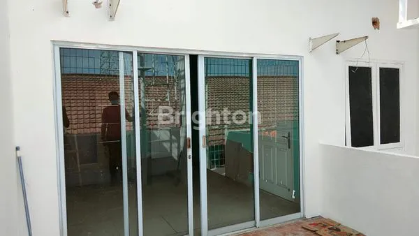 image RUMAH MODERN MINIMALIS SIAP HUNI STRATEGIS, SHM & BISA KPR (7)