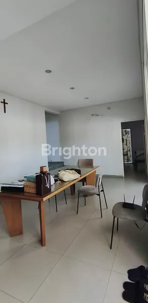 image MURAH RUMAH USAHA STRATEGIS JALAN UTAMA CITRALAND WATERFRONT DEKAT UNIV CIPUTRA (3)