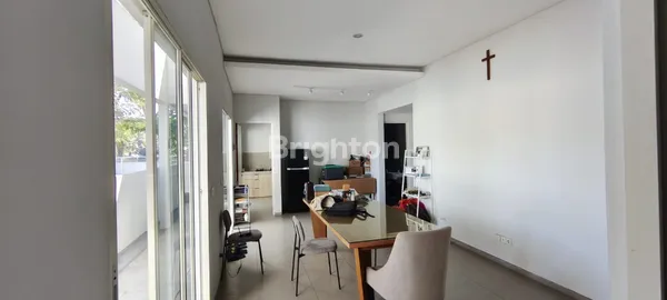 image MURAH RUMAH USAHA STRATEGIS JALAN UTAMA CITRALAND WATERFRONT DEKAT UNIV CIPUTRA (5)