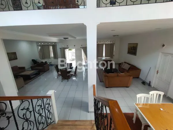 image RUMAH MEWAH 6 KT DI JL. MAGATRU BANDUNG (2)
