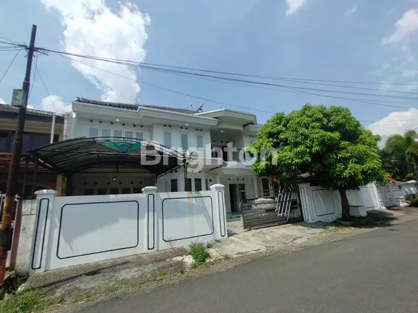 image RUMAH MEWAH 6 KT DI JL. MAGATRU BANDUNG (7)
