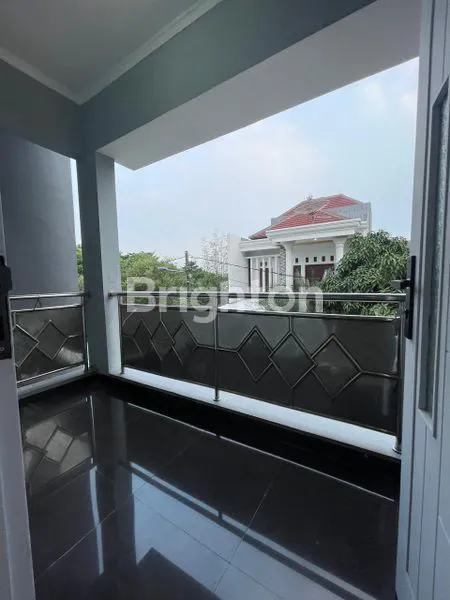 image RUMAH BARU RENOV DI DALAM PERUMAHAN IMPERIAL GADING PELINDO,  JAKARTA UTARA (KODE RMRG 2864) (2)