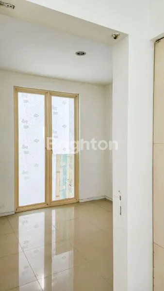 image RUMAH 2ND AKSES MUDAH & STRATEGIS DI TENGAH KOTA SIDOARJO, UKURAN 9X15 CUMA 1.8M NEGO (7)