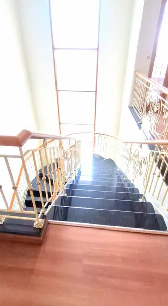 image RUMAH MEWAH TERAWAT SIAP PAKAI 700 M2 SEMI FURNISH SETRA DUTA (5)