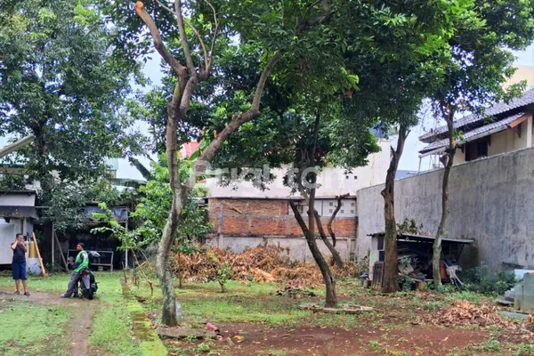 image LAHAN DI LEBAK BULUS BONUS 2 BANGUNAN LAMA, HITUNG TANAH SAJA UNTUK INVESTASI CERDAS (4)