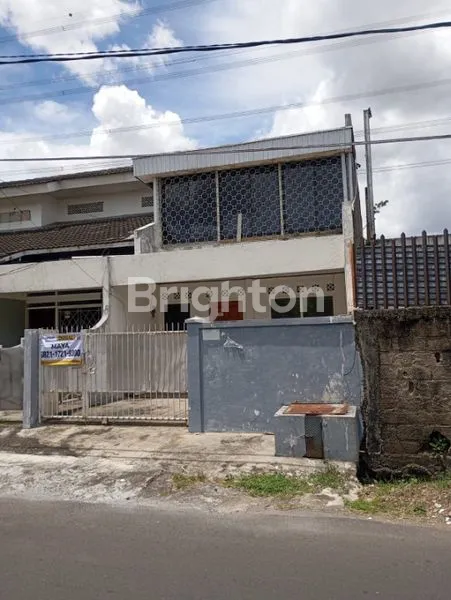 RUMAH 2 LANTAI DEKAT BKT