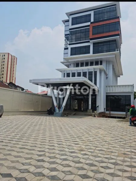 image  GEDUNG KANTOR 7 LANTAI SIAP PAKAI DI OTISTA - PARKIR LUAS, 2 LIFT, SHGB (1)