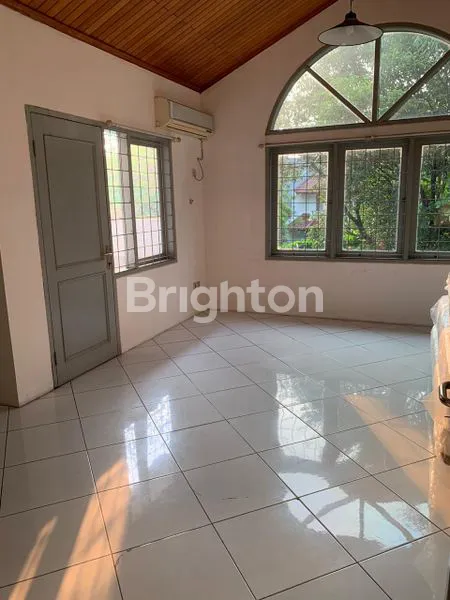 image RUMAH STRATEGIS DEKAT MALL PONDOK INDAH (8)