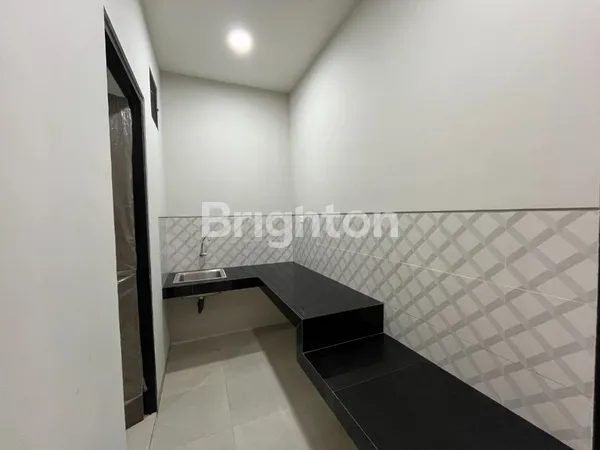 image RUMAH MUNGIL BERKUALITAS SUTOREJO SURABAYA ROW 2.5 MOBIL NEGO (7)