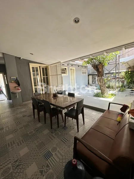 image RUMAH JALAN BAWEAN SURABAYA COCOK UNTUK KLINIK/PRAKTEK, KANTOR, CAFE ATAU RUMAH TINGGAL  (2)