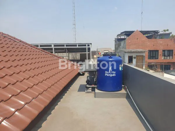 image RUMAH MEWAH 2 LANTAI DI KEBAYORAN BARU (8)