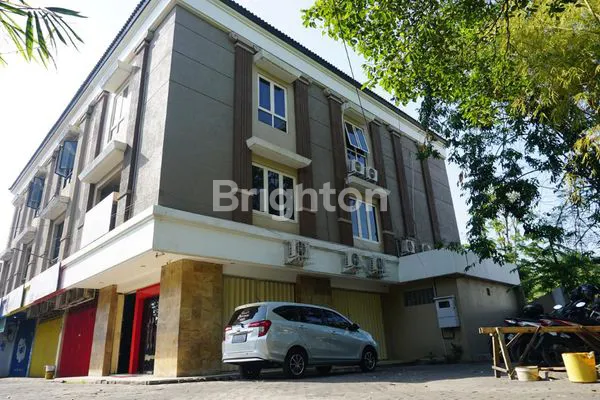 image KANTOR 3 LANTAI DI RAYA TENGGILIS SURABAYA, BARU RENOVASI, BAGUS, PARKIR LUAS (2)