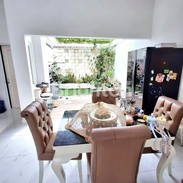 image HUNIAN EKSKLUSIF 2 LANTAI SEMI FURNISH CINERE (3)