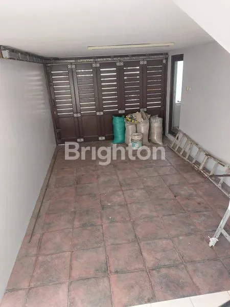 image RUMAH EKSKLUSIF 4+1 KT DEKAT TOLL NAGRAK CIBUBUR (8)