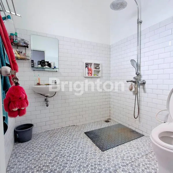 image HUNIAN EKSKLUSIF 2 LANTAI SEMI FURNISH CINERE (4)