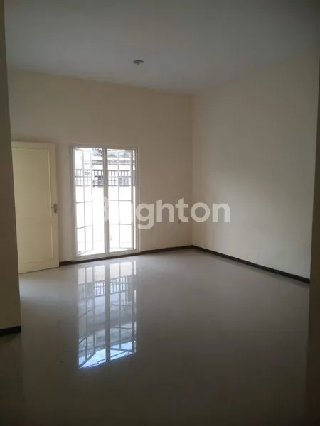image RUMAH 2 LANTAI SHM, 160M² DI SURABAYA (5)