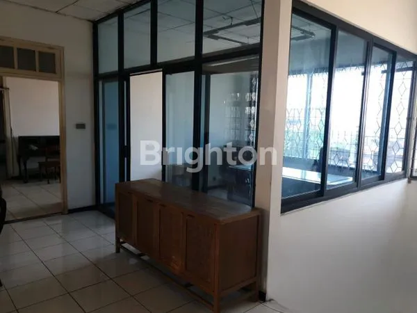 image RUANG USAHA 3 LANTAI SIAP PAKAI AREA KEDUNGMUNDU SEMARANG (3)