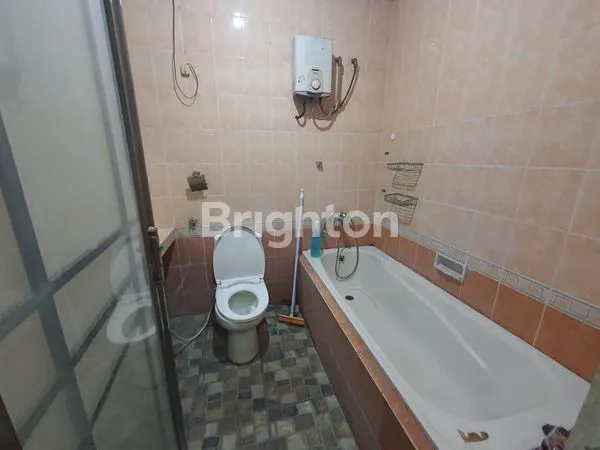 image RUMAH MEWAH LT 488M² DI WARU SIDOARJO (8)