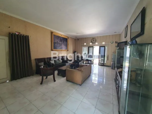 image RUMAH MEWAH LT 488M² DI WARU SIDOARJO (4)