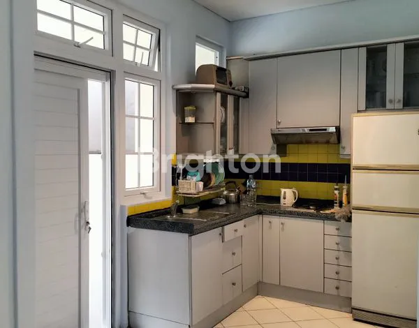 image RUMAH 2 LANTAI DI KEMANG PRATAMA 3, BEKASI — SIAP HUNI! (3)
