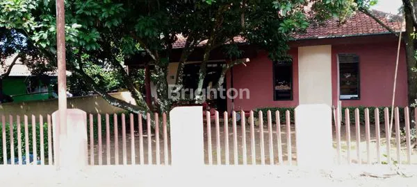 image JUAL RUMAH DAN TANAH, LUAS, DI LOKASI STRATEGIS (1)