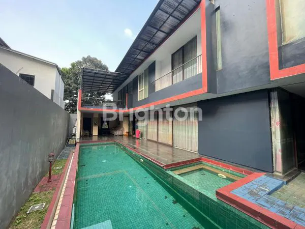 image RUMAH 2 LANTAI SEMI FURNISHED DI MAHOGANY (8)