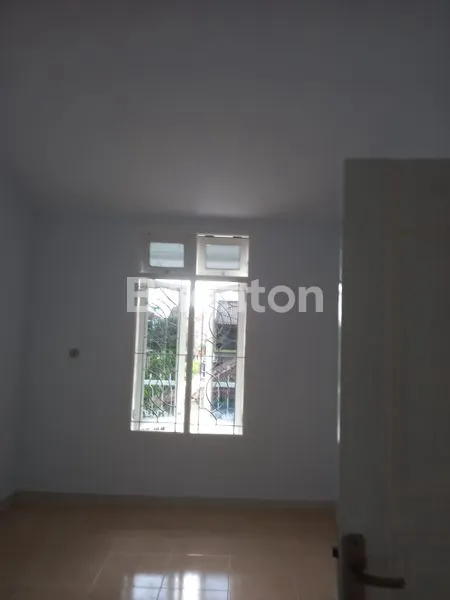 image DI JUAL RUMAH MURAH DI CIOMAS DENGAN KAMAR TIDUR 4 DAN KAMAR MANDI 3, 10 MENIT KE PUSAT KOTA BOGOR, 15 MENIT KE STASIUN BOGOR, 20-30 MENIT KE GERBANG TOL, 15 MENIT KE ALUN-ALUN BOGOR (4)