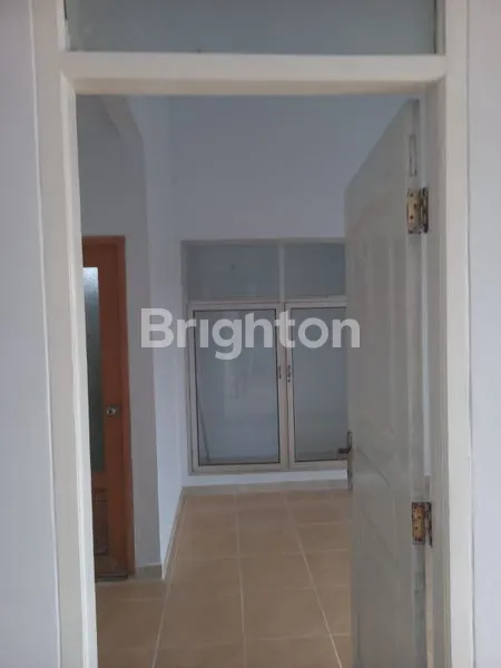 image DI JUAL RUMAH MURAH DI CIOMAS DENGAN KAMAR TIDUR 4 DAN KAMAR MANDI 3, 10 MENIT KE PUSAT KOTA BOGOR, 15 MENIT KE STASIUN BOGOR, 20-30 MENIT KE GERBANG TOL, 15 MENIT KE ALUN-ALUN BOGOR (5)