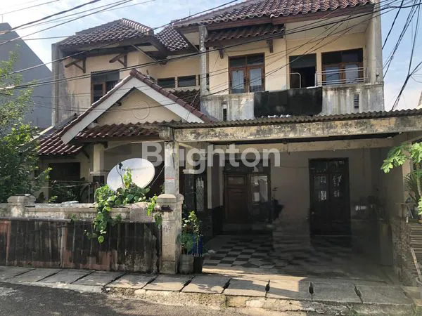 image RUMAH TUA HOEK 2 LANTAI (HITUNG TANAH) DI KELAPA GADING JAKARTA UTARA (2)