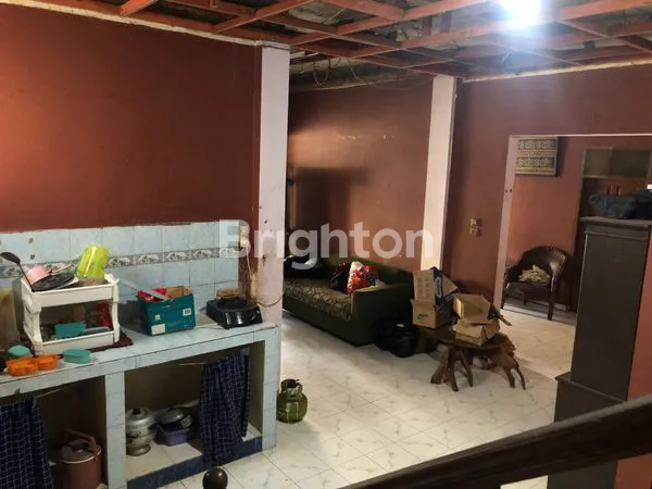 image RUMAH TUA HOEK 2 LANTAI (HITUNG TANAH) DI KELAPA GADING JAKARTA UTARA (8)