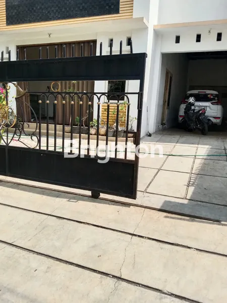 RUMAH DI PURI EKSEKUTIF COCOK UNTUK KANTOR ATAU STOK GUDANG