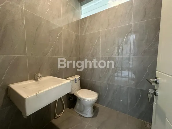 image RUMAH BARU MODERN MINIMALIS DI CITRALAND DEKAT GWALK, PAKUWON DAN GRAHA FAMILY (4)