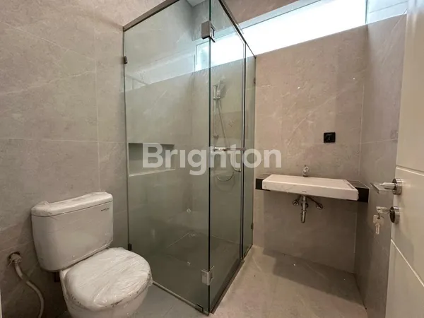 image RUMAH BARU MODERN MINIMALIS DI CITRALAND DEKAT GWALK, PAKUWON DAN GRAHA FAMILY (6)