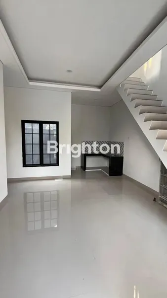 image JUAL WOLTERMONGINSIDI RUMAH MURAH 2 LANTAI DI WOLTERMONGINSIDI SEMARANG TIMUR (2)