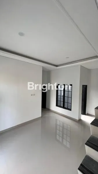 image JUAL WOLTERMONGINSIDI RUMAH MURAH 2 LANTAI DI WOLTERMONGINSIDI SEMARANG TIMUR (3)