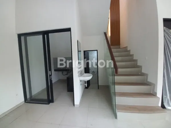 image RUMAH HOOK 2 LANTAI SEMI FURNISH MULYOSARI PRIMA UTARA (3)