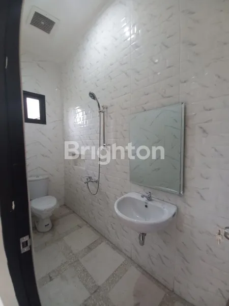 image RUMAH HOOK 2 LANTAI SEMI FURNISH MULYOSARI PRIMA UTARA (4)