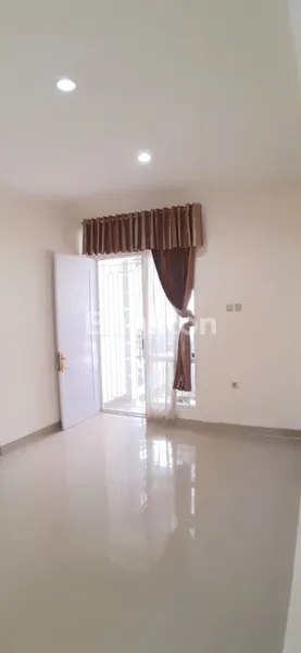 image RUMAH DI BAWAH RP 1 MILYAR LOKASI SERPONG DENGAN SARANA LINGKUNGAN BERKEMBANG PESAT (6)