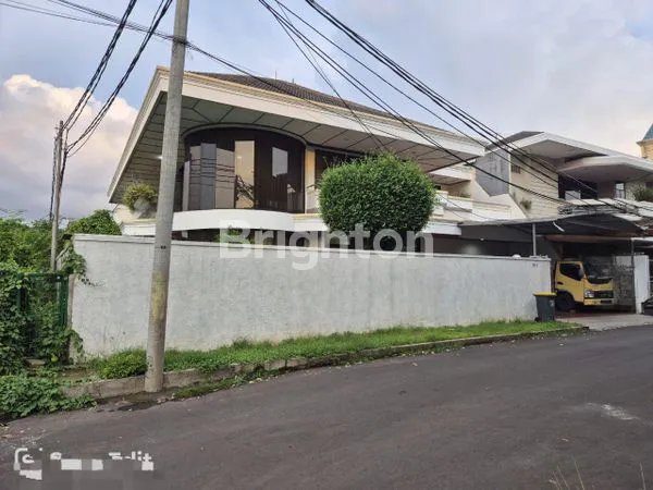 image RUMAH MEWAH DI LOKASI STRATEGIS TOMANG, JAKARTA BARAT (1)