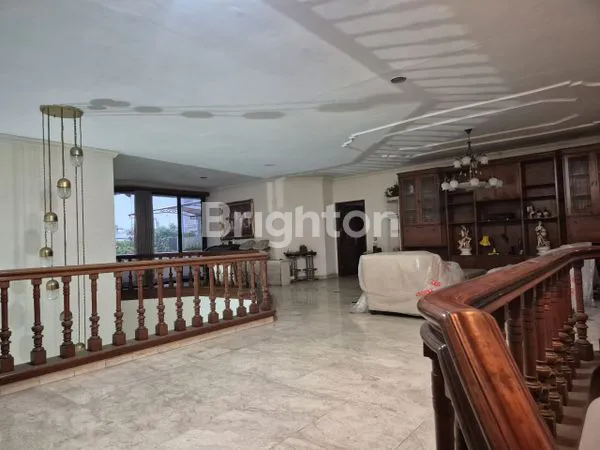 image RUMAH MEWAH SIAP HUNI DI TOMANG, JAKARTA BARAT (4)
