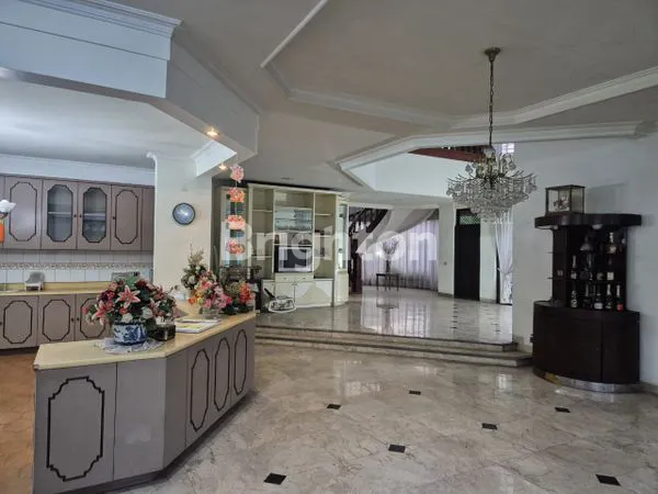 image RUMAH MEWAH SIAP HUNI DI TOMANG, JAKARTA BARAT (5)