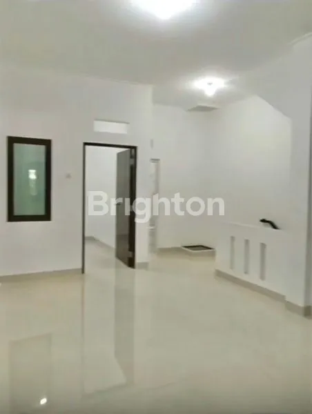 image RUMAH BARU 3 LANTAI ROW 2 MOBIL DI DURI KEPA DEKAT TANJUNG DUREN (5)