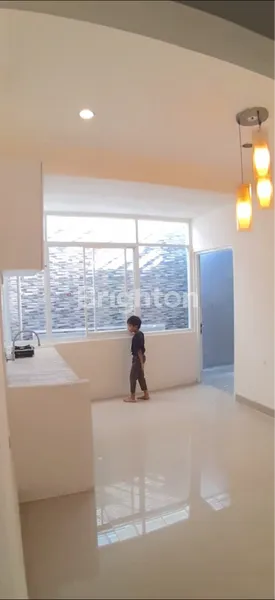 image RUMAH DI BAWAH RP 1 MILYAR LOKASI SERPONG DENGAN SARANA LINGKUNGAN BERKEMBANG PESAT (1)