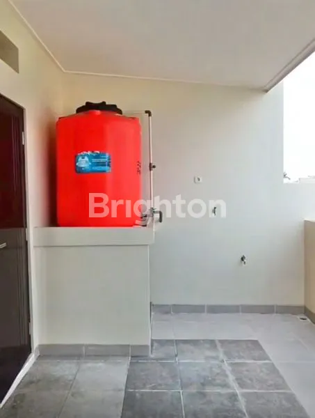 image RUMAH BARU 3 LANTAI ROW 2 MOBIL DI DURI KEPA DEKAT TANJUNG DUREN (8)